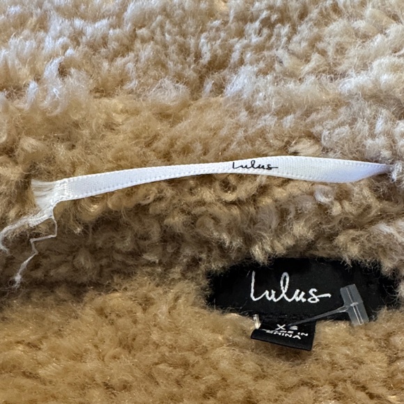 Tan Lulus Faux Fur Coat size XS - Picture 3 of 6